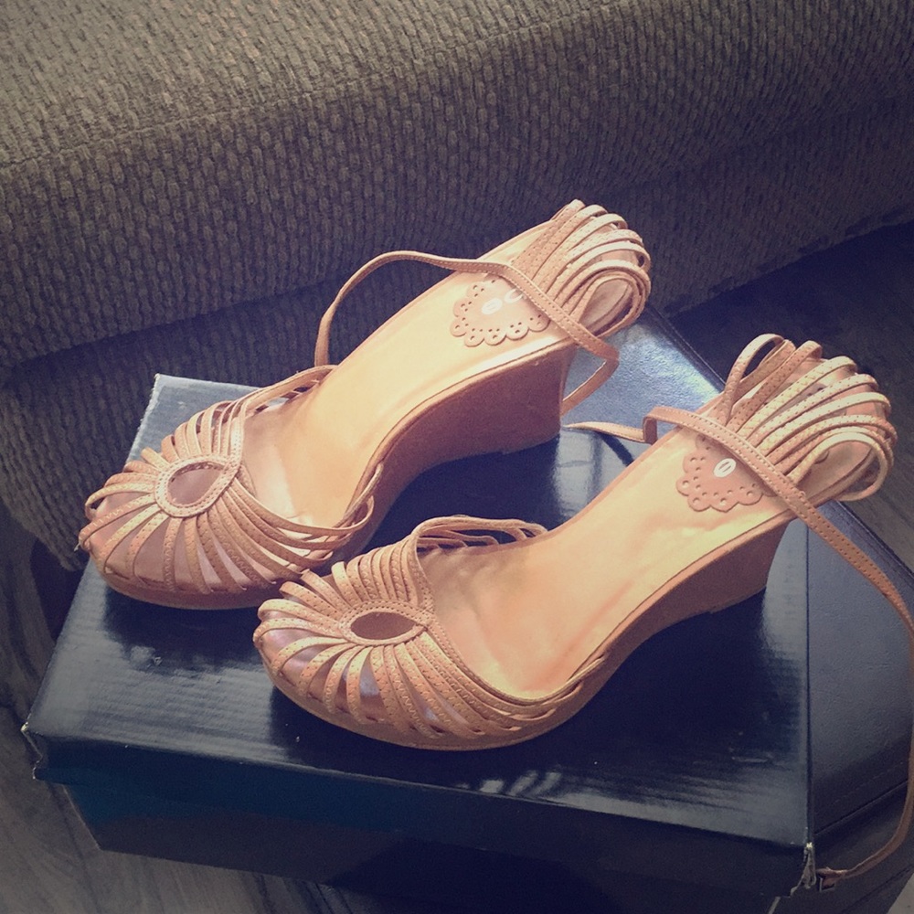 Bebe sandals